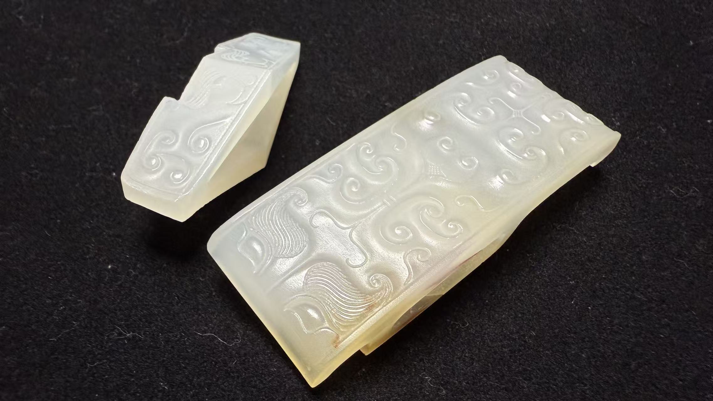 琅琊汉墓的玉具剑剑具是不是战国白玉髓？