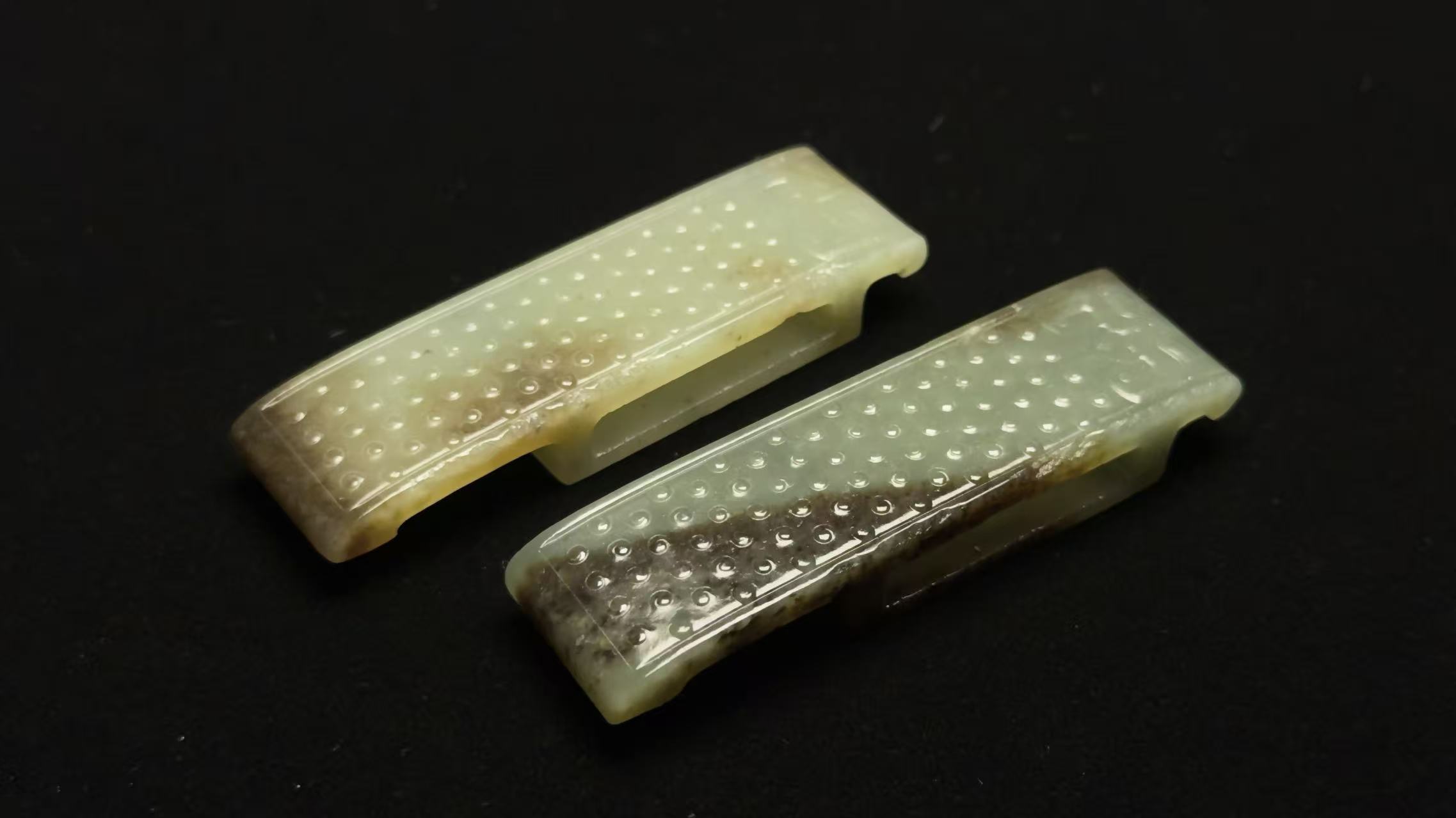 青带糖剑璏两枚